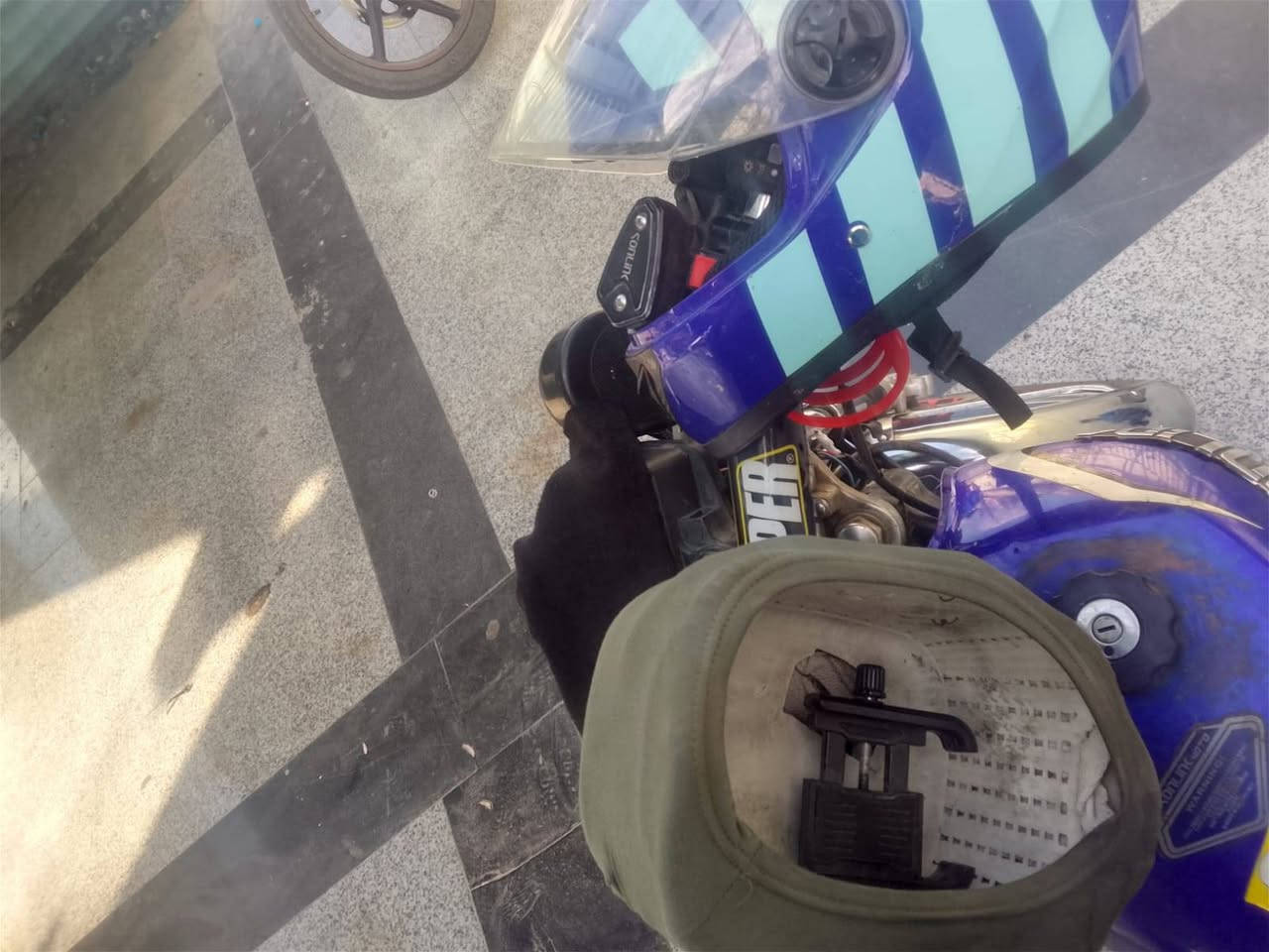 سولنك باب اول
مكينه كبس 
شرط 
اربعه كير 
وياله اني شدلها مال 5
 سعر 450
بيها مجال قليل 
مكاني كركوك
