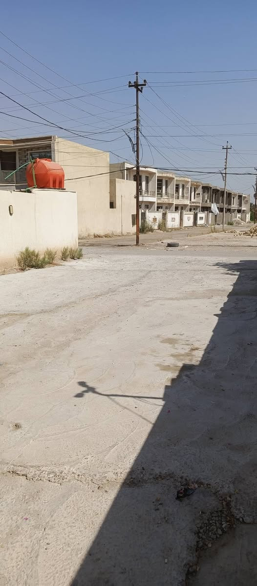 قطع للبيع في الدوره البوعيثه مقابل مجمع العدل طابو زراعي سند 25بسمي مساحه 105م سعر 35مليون 
155م سعر 50مليون 
210م سعر 65مليون 
كل خدمات موجوده
