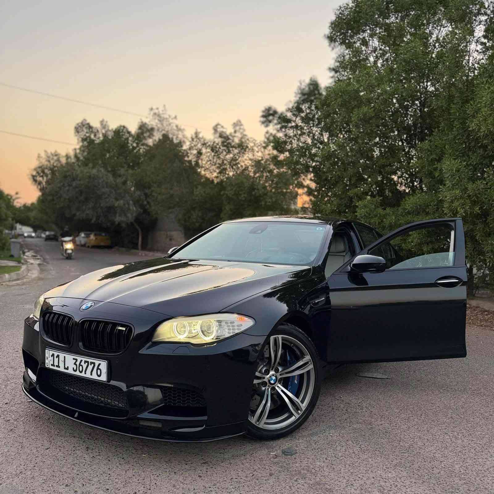 السلام عليكم 
بسم الله 
للبيع
BMW
M5 F10 2013
اصل استيراد القلم خليجية السيارة
4.4L محرك توين تيربو
600HP✈️✈️
عليها داون بايب وبرمجة
مواصفات السيارة:
بيبان 
كامرات 360
كير 3 وضعيات
ستيرن 3 وضعيات
تبريد خلفي دكتات بلتكم ايضا 
صندوك ينفتح بحركة الرجل
5 بردات
وضعيات قيادة كومفورت وسبورت وسبورت بلاس 
عليها دركة كاربون فايبر
عداد 330
شاشات خلفية 
مواصفات هواية متخلص 
السيارة جاهزة ونظيفة 
ماشية 80 الف كيلو
رقم بغدادبأسمي
مكان السيارة بغداد 
صبغ فقط دعاميات 
الي ميعرف بهيج سيارات ليخابر رجاءً
بلعافية مقدما على الي ياخذها❤️
السعر 28000$
*********** فقط اتصال
