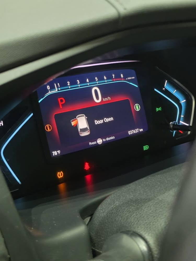 Honda Odyssey 2023 
حادث بسيط جدا سعر ٢٧٥ ورق ماشي ٣٧ الف كم 
*********** السليمانية, العراق
