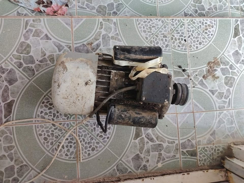 سلام عليكم عندي هذا ماطور مال مكينه جبير قوه مال 3 حصان كلش نضيف بدون تصليح رقم مبايل ***********
