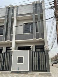 مشتمل للبيع ركن واقع حال 50 متر بالسند 40 متر الواجهة 4 النزال 11 يحتو...