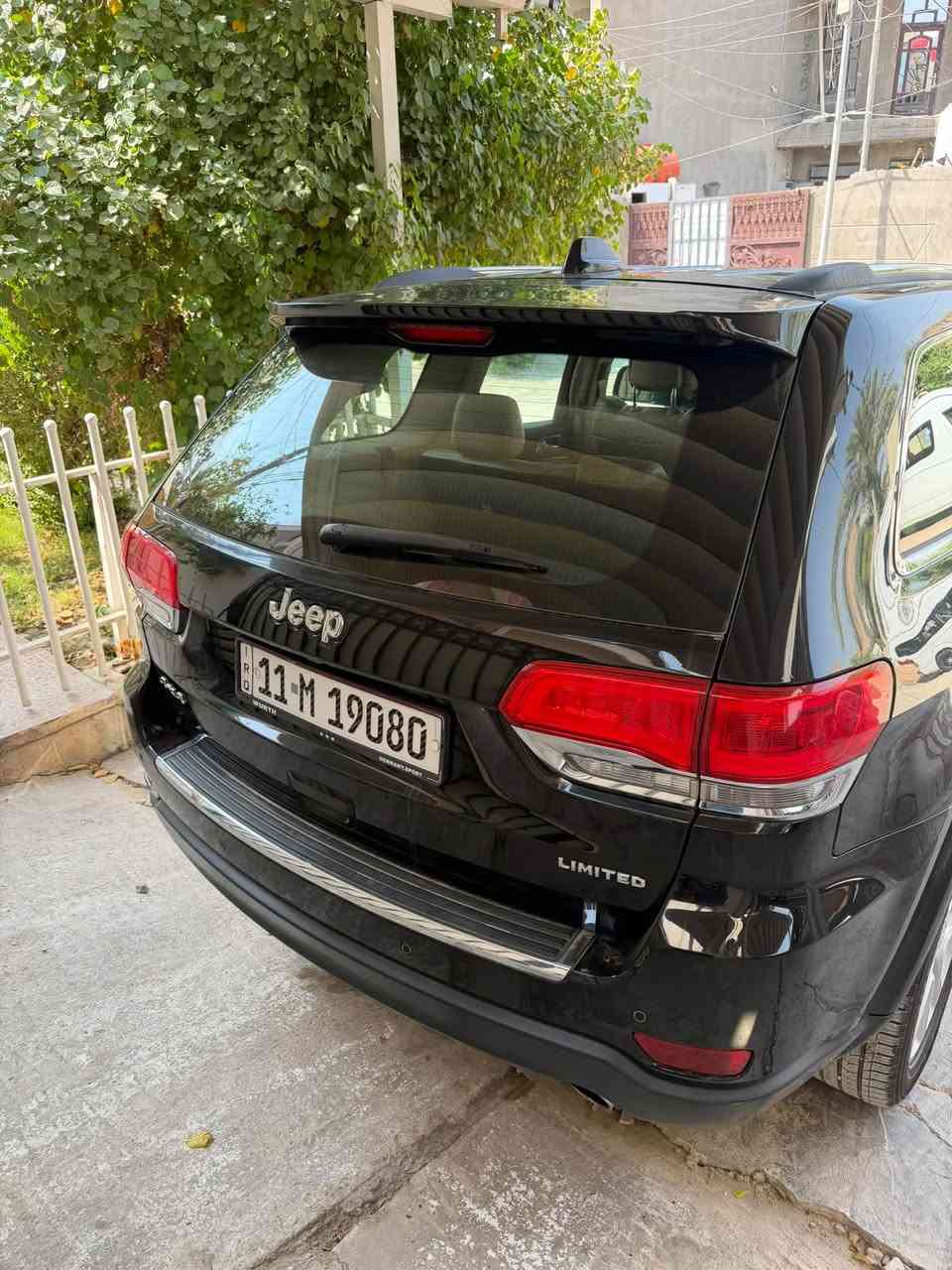 جيب خليجي موديل ٢٠١٧ 
ماشية ١٦٠ الف كم 
الدعمية مرشوشه فقط 
طعجبة بالباب 
٢١٠٠٠$
الاستفسار 
‏***********
