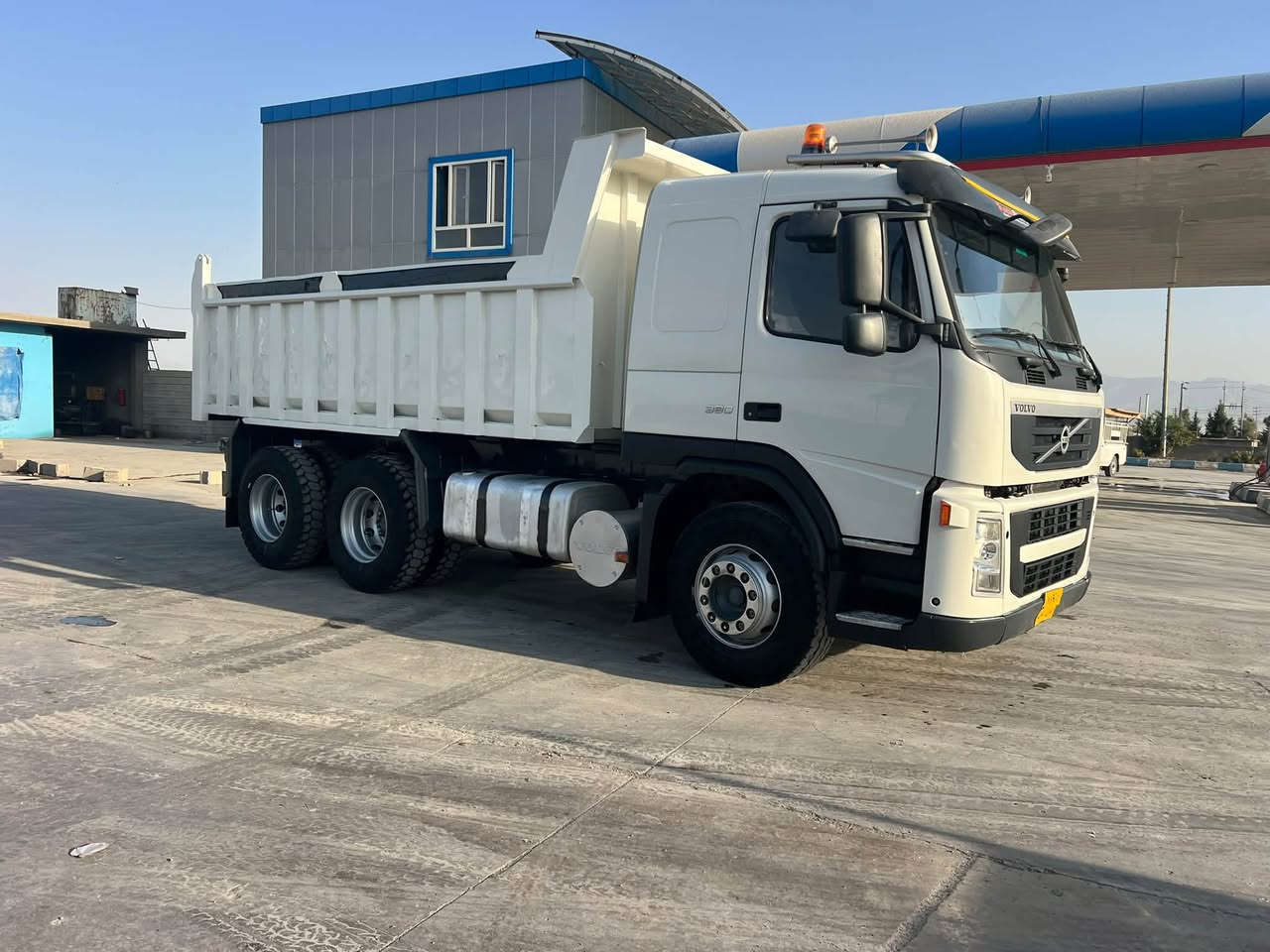 Volvo fm
مۆدیل 2006
مجموعە ڕەبەڵ 
شانسی دریژی بیلادی
گیرعادی ٣_٣
***********
