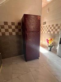 ثلاجه • حجم جبير • نضيفه