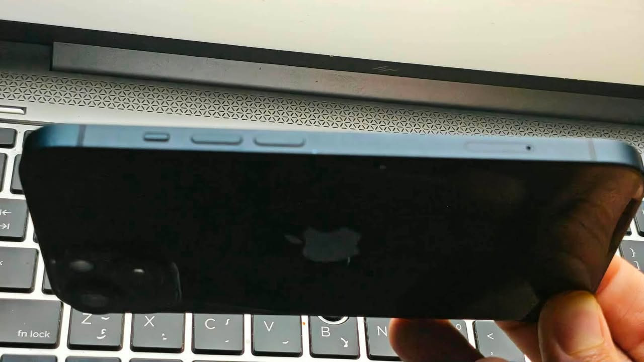 السلام عليكم ..
IPHONE 14 
ايفون ١٤ عادي جهاز بلادي كلشي مامبدل ولامصلح ولا مفتوح 
مثل مموضح گبالك بالصور ونظيف بي نقطه بالشاشه لا مأقره على اللمس ولاشي واحچيلك اني مجربه مخلي نمط داكن والله نسيتها موجوده وهاي مسوي زووم يلا مبينه هيج بالكامره
ذاكرة :128 
اللون : Midnight Edition 
بطارية: 78 %
شريحة فعلية 
السعر 510 وبي مجال 
***********

نص مكتوب في الصور:
- حول
- < iPhone
- الاسم
- < 26.6.1
- MPUF3ZD/A
- L73K0JC73Y
- إصدار iOS
- اسم الطراز
- رقم الطراز
- الرقم التسلسلي
- انتهت صلاحية التغطية
- سجل تاريخ القطع والخدمة
- الأغاني
- الفيديوهات
- الصور
- التطبيقات
- ٣
- ٣٣٢
- ١
- .
- ٩:٥٠
- ٦٦
- حالة البطارية والشحن
- رسالة مهمة حول البطارية
- حالة بطاريتك متدنية جدًا، يمكن أن يبدل أحد مزودي خدمة Apple المعتمدهن البطارية لاستعادة الأداء والطاقة القصويين،
- العثور على خيارات الخدمة...
- الحد الأقصى للقدرة
- ٧٨٪
- هذا قياس لقدرة البطارية مقارنة بقدرتها عندما كانت جديدة. قد تتسبب القدرة المنخفضة بتقليل ساعات الاستخدام بين عملية الشحن والأخرى.
- أقصى قدرة للأداء
- ستساعد الأنظمة المضمنة في النظام والمكونات في تخفيف آثار الأداء التي قد تلاحظها أثناء التقدم الكيميائي في عمر بطارية iPhone.
- شحن البطارية المحسن
- للحد من استنزاف عمر البطارية، يتعلم الـ iPhone من عادات الشحن اليومية، بحيث ينتظر ولا يتجاوز ٨٠٪ حتى يحين موعد حاجتك إلى استخدامه.