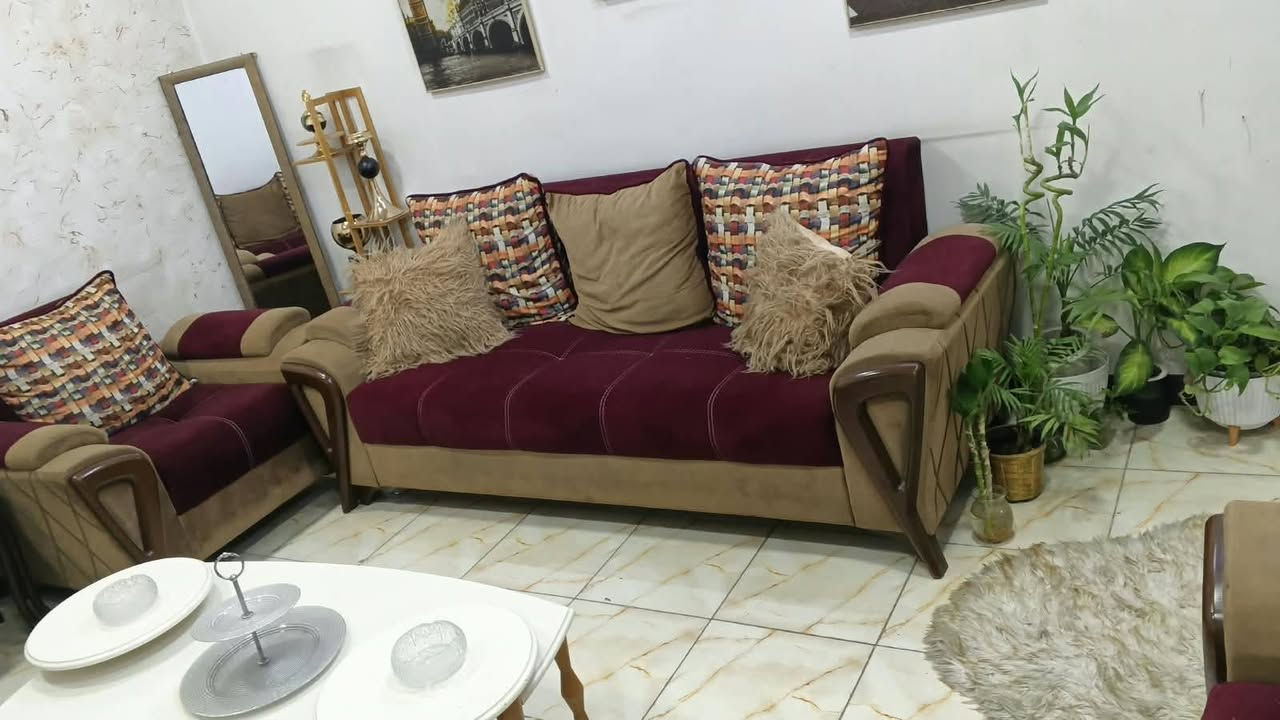 للبيع في حي حطين قرب معمل بسكولاته  السعر 400وبي مجال للشراي
