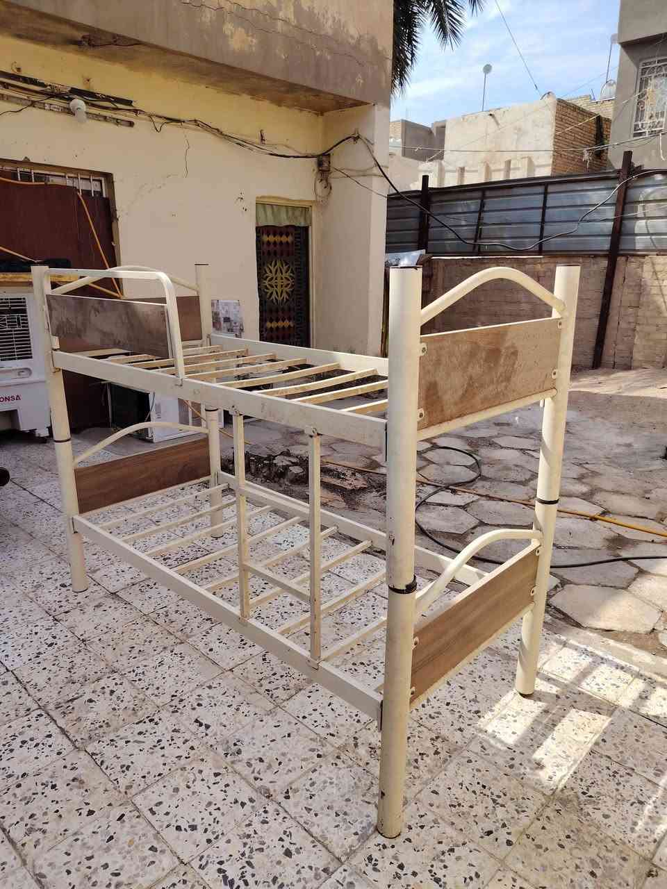چربايه طابقين نضيفه ومرتبه
السعر 75 الف وبيها مجال بسيط
الاستفسار ***********
