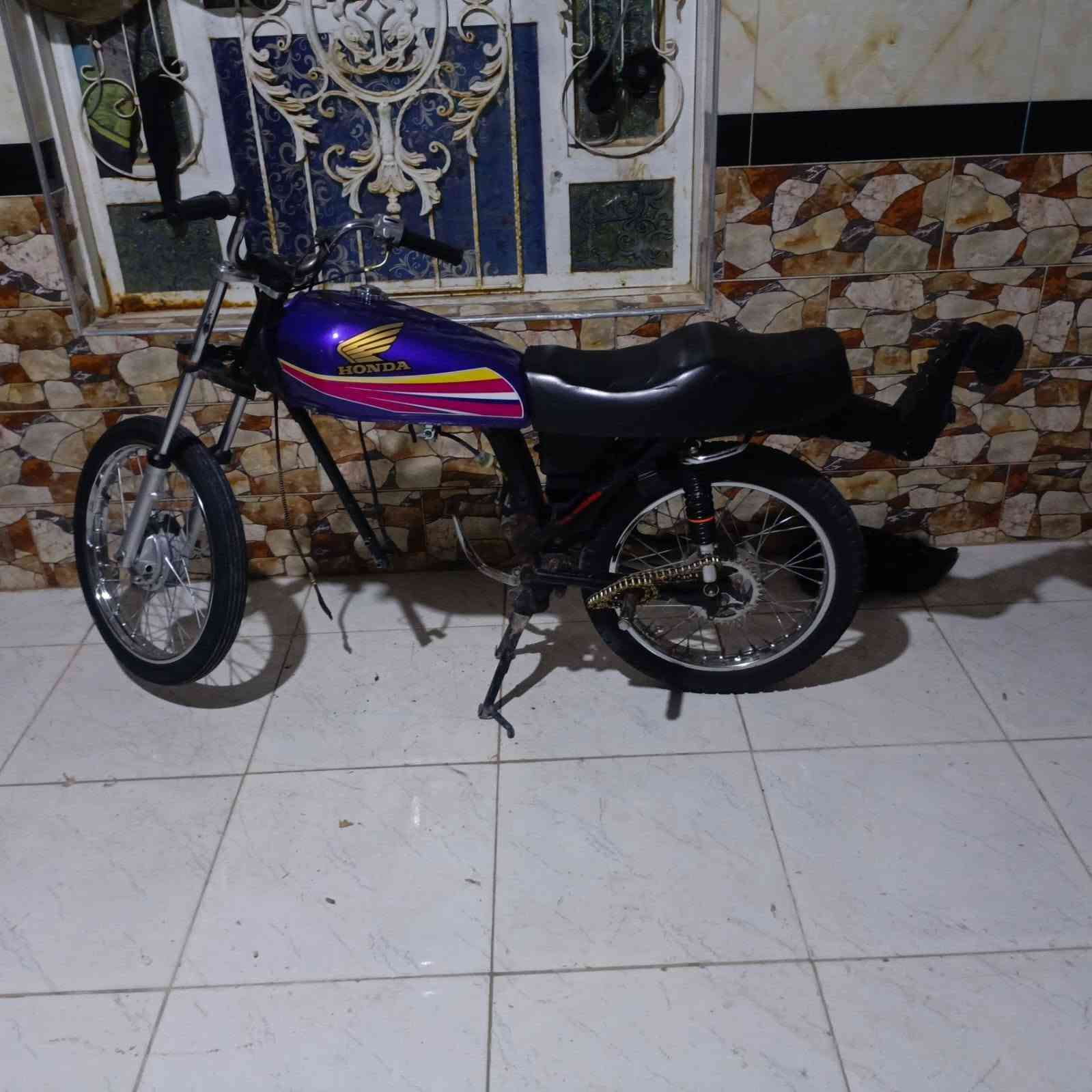 السلام عليكم دراجه للبيع بدون مكينه درجه غرضه كلها جديده بس مكينه عوزه وسعر 350وبيه مجال  رقم الهاتف ‏‪
‏‪***********‬‏ مكان القرنه شلهه اعكاب
