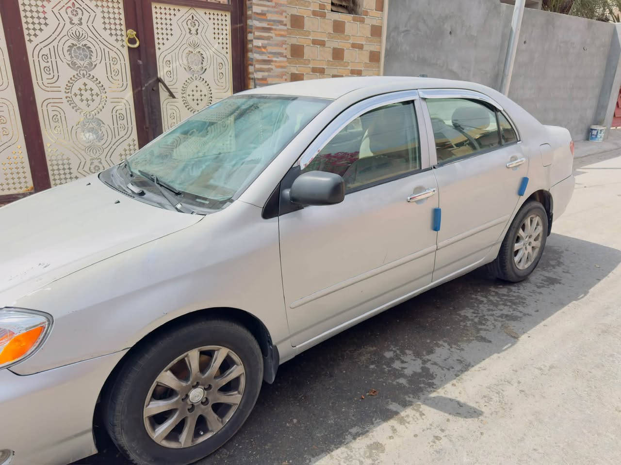 السلام عليكم كورلا وارد امريكي موديل 2007 مصبوغة عام سابقاً ما اعرف ضررها ولا شمبدل بيها لان السياره قديمه عدنه اكو سونار وهوه يفصل بيناتنه السياره بأسمي ماشية 200 الف مكانها الفلوجة 
***********
***********
