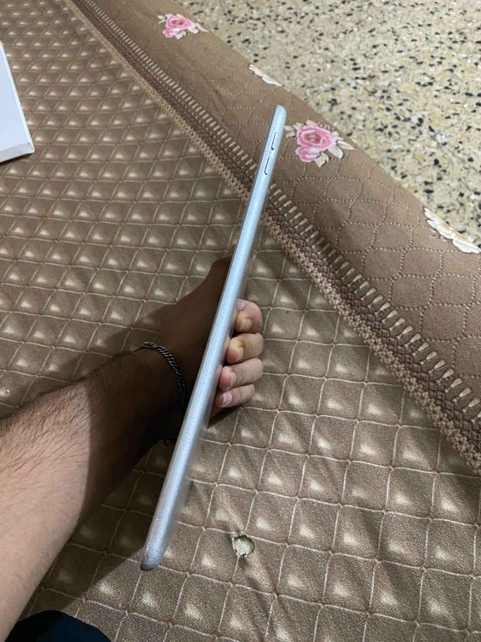 ايباد ٦ • ذاكرة ١٢٨ • مقفول رمز