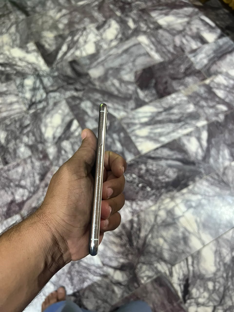 سلام عليكم ايفون 11 برو ماكس ذاكره 256 مفطور لكلاس. مثل ماواضح بلصوره مامفتوح ابد مكاني بغداد بلديات***********