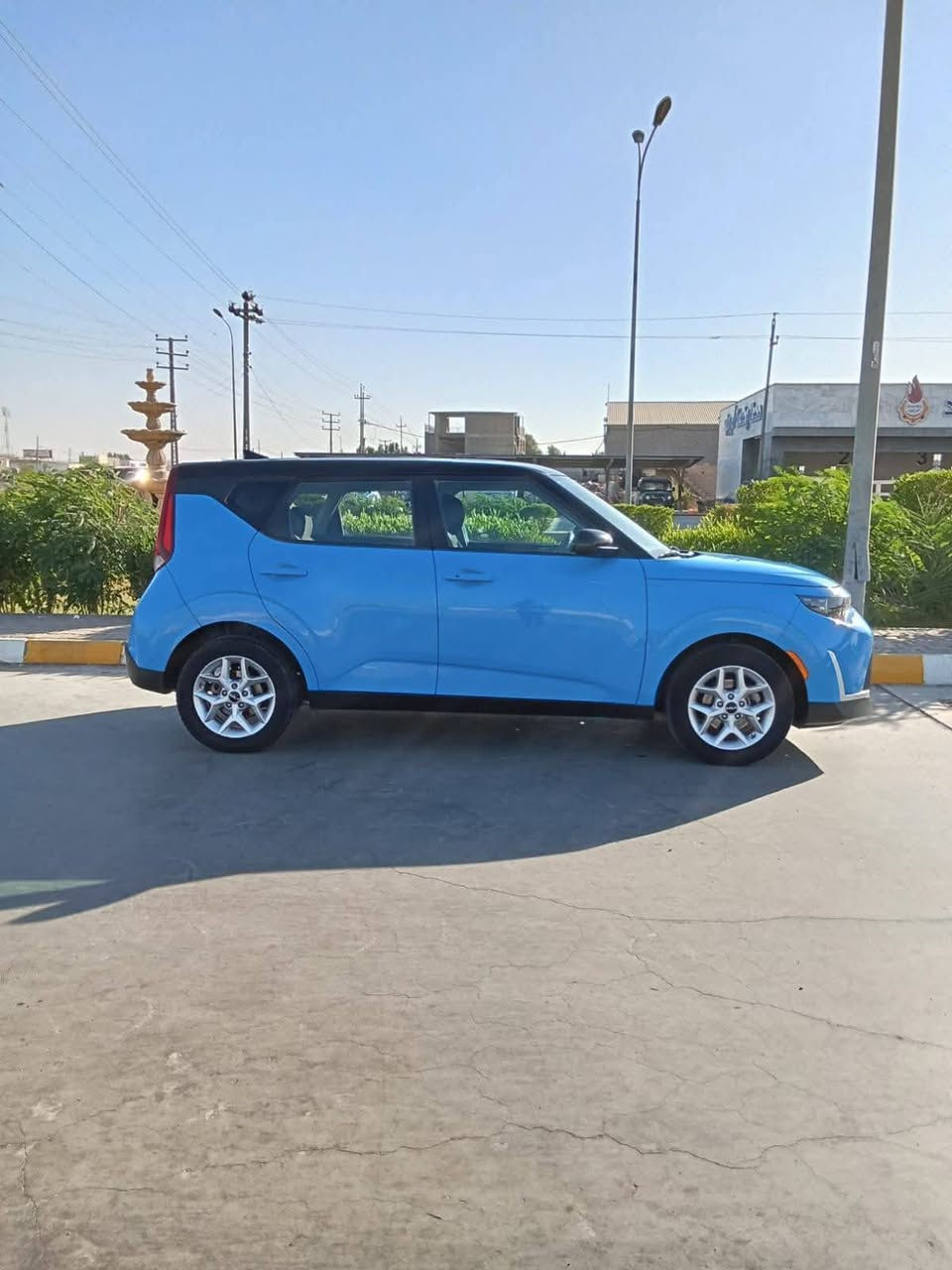 ﷽
‎🚗 كيا سول موديل 2023 وارد امريكي للبيع 🚗
فئه S رقم اربيل بأسمي تحويل مباشر
‎حداث كما موضح بل صور💯‼️‼️
مواصفات
✅ Apple CarPlay
‎✅ شاشة لمس
‎✅ كامرة خلفية
‎✅ كشنات كهرباء
‎✅ مرايا كهرباء
‎✅ جامات كهرباء
‎✅ مثبت سرعة
‎✅ تحكم بالدركسون
‎✅ بلوتوث + USB
‎✅ تكييف ثلج ❄️
‎✅ نظام ECO لتوفير الوقود
✅ ABS + ESP
‎✅ وسائد هوائية متعددة
✅ مقعد السائق كهربائي
✅ لون تو كولر سمائي-أسود المميز
‎ومواصفات أخرى منها تحديد مسار-تحديد سرعة-قيادة ذاتيه-إطفاء ذاتي عند التوقف-رادار امامي خلفي-رادار بالمرايا الجانبية -كامره خلفية-بصمة تشغيل.
✨ اقتصادية بالوقود
‎✨ داخلية نظيفة جداً
‎✨ جاهزة للاستخدام
‎📍- الموقع بغداد
الموقع الثاني الصويرة

📞***********
