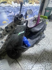 دراجات ثنين النوع عصفوريه وحده تشتغل وحده مادري تشتغل لا ماعرف بيهن   ...