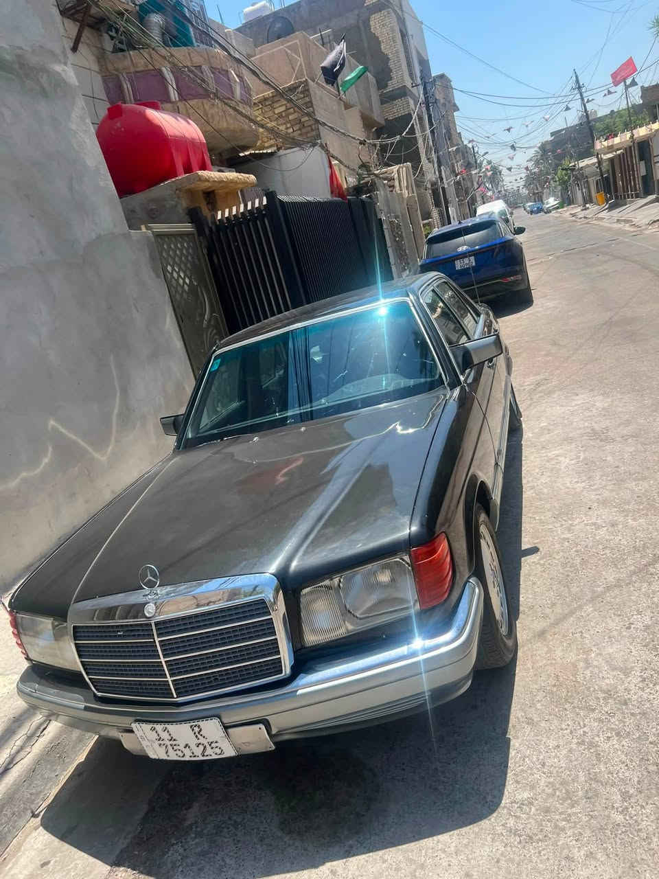مارسدس جامبو Se300 قبع اسودّ سياره مصبوغه عام للجماليه بدون ضرر كهرباء كله شغاله سياره احله من الصوره 
نصبه حلوه بيه الصدر الخلفي والتبريد شويه ضعيف الباقي كله شغال مكان بغداد تم تنزيل السعر 63 للشراي سهله ***********
