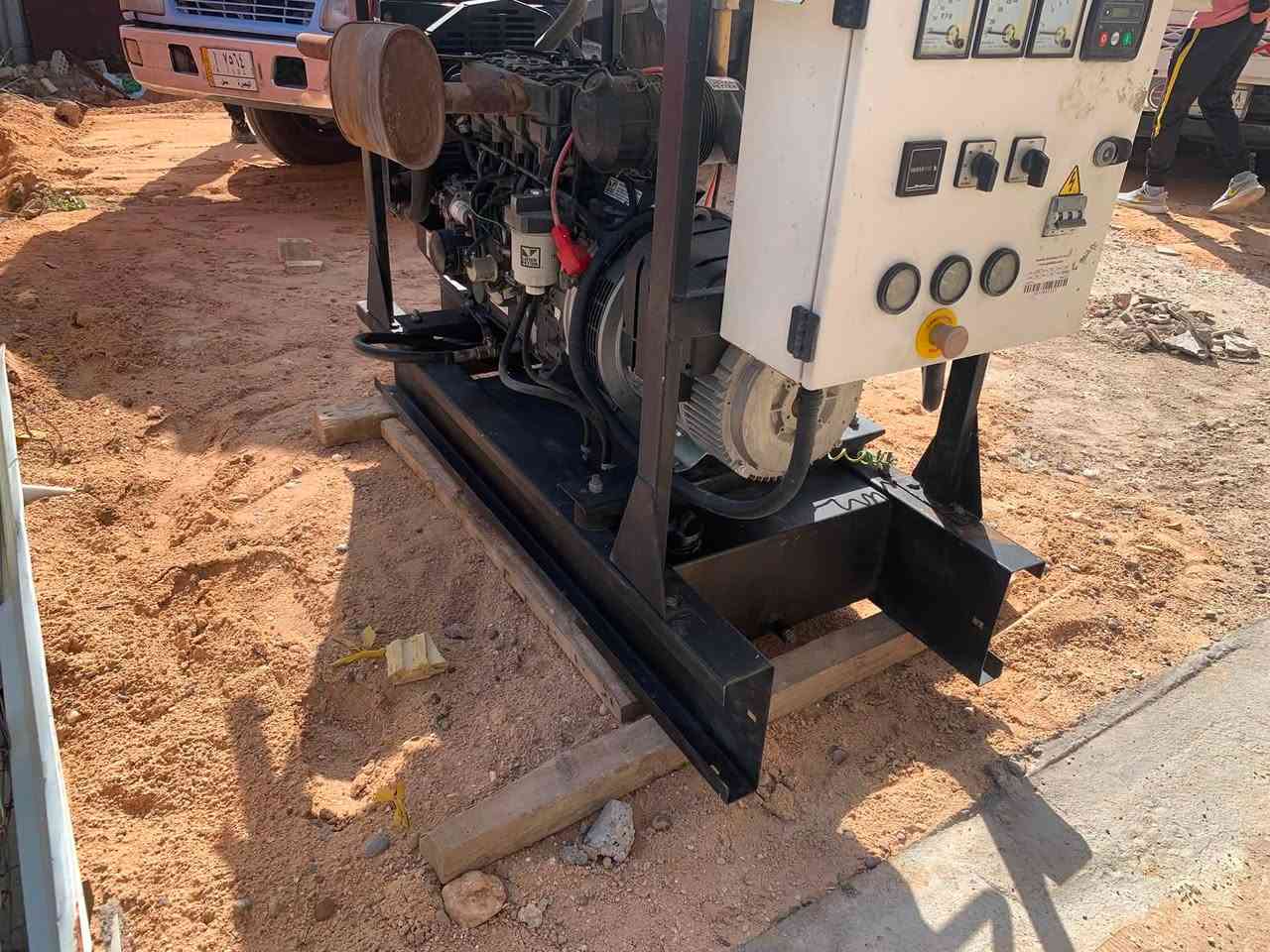 للبيع مولدة لستر 14 kv مشتريها زيرو من شركة المجد الذهبي مشتغلة 2,350 ساعة فقط السعر 4000$
كربلاء 
***********
