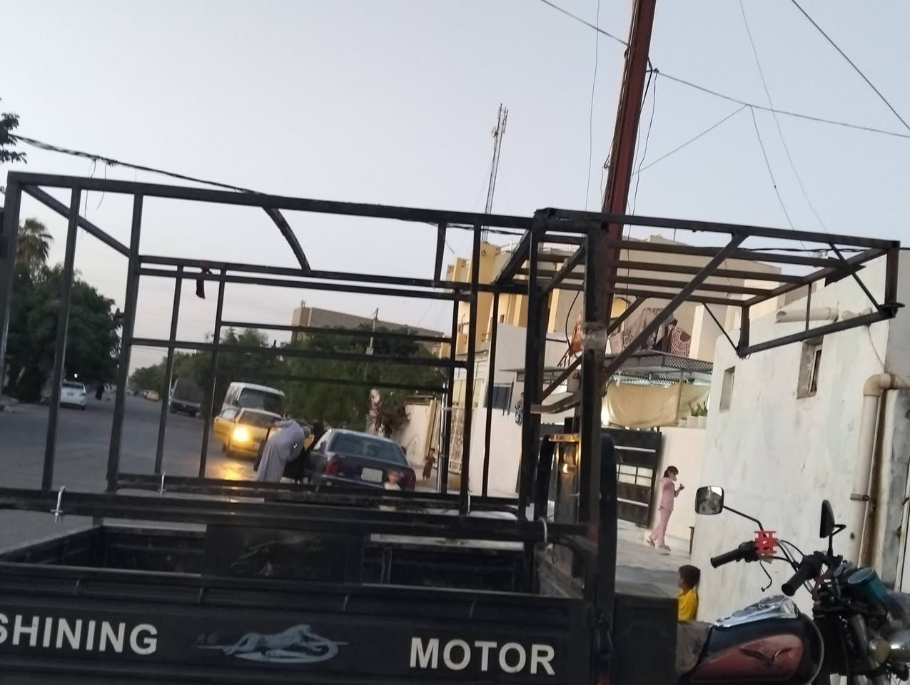 س ع شباب عندي هذه جنج لبيع نضيف لا كسر السعر 40 قفل ويه قفيص كامل الشراي هذه رقمي*********** أو يجي خاص

