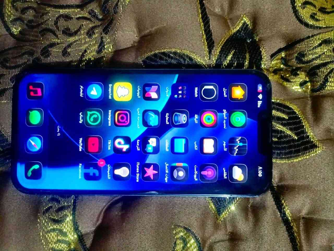 سلام عليكم 
١٣ برو ماكس 
ذاكره ١٢٨
بطاريه ٧٥
مستبدل شاشه 
خلله البورتريه واكفه 
يرهم بيع ومراوس 
اتصال ***********

