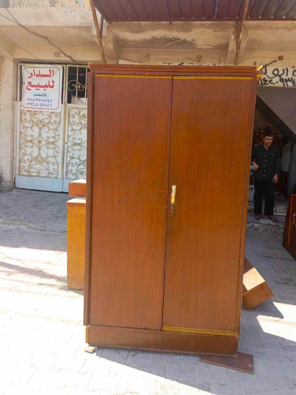 بوفيه 75 قفل كنتور 50 تخت 40 تزكام الأصلي ميز مرايه 50 كربلاء ***********

