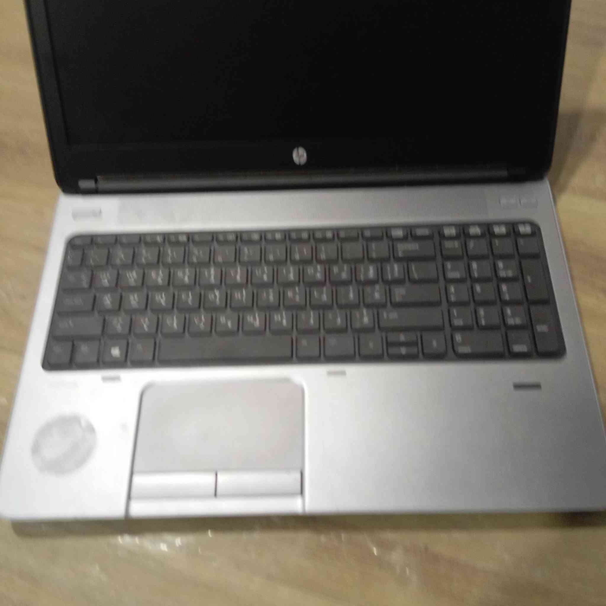 لابتوب hp جيل رابع
رام 8 
هارد SSD 256
 حجم الشاشه 15.6
سعر 175وبيه مجال 
 ***********/ واتساب
