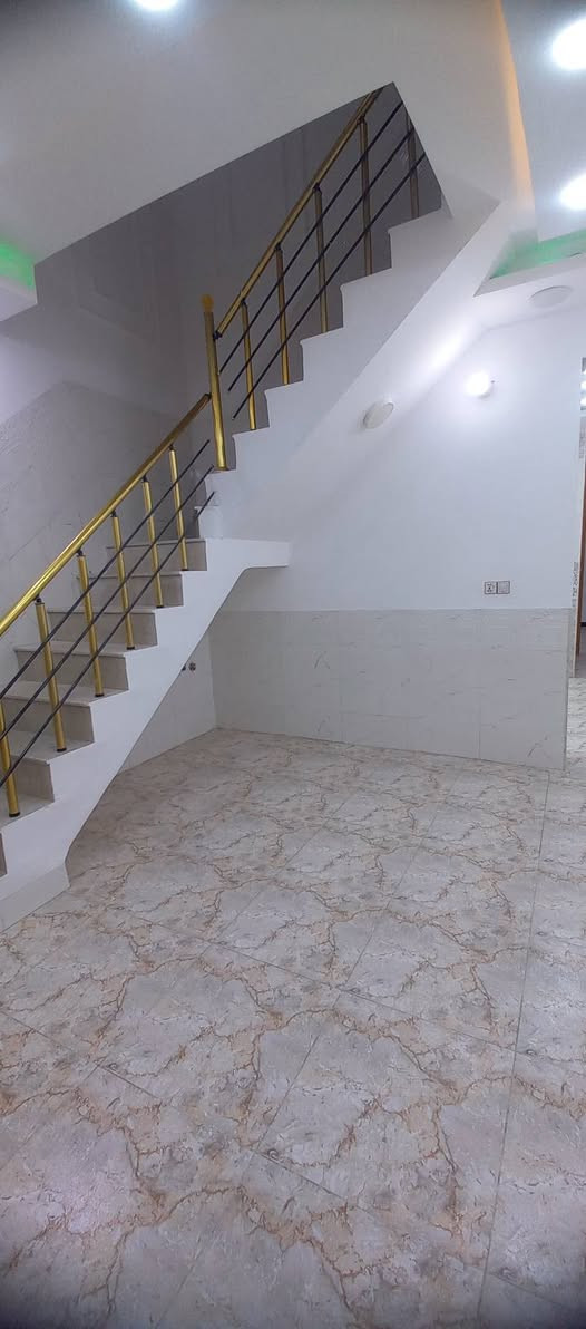 دار ١٠٠م طابقين درجة أولى حي الوفاء منطقة ٣٨ موقع ممتاز يرهم مراوس بدار أو عرصة أو اقل مساحة السعر خاص والتوضيح أكثر بالصور والفيديو للاتصال *********** *********** مكتب ابو فاطمة حي العدالة شارع المستوصف
