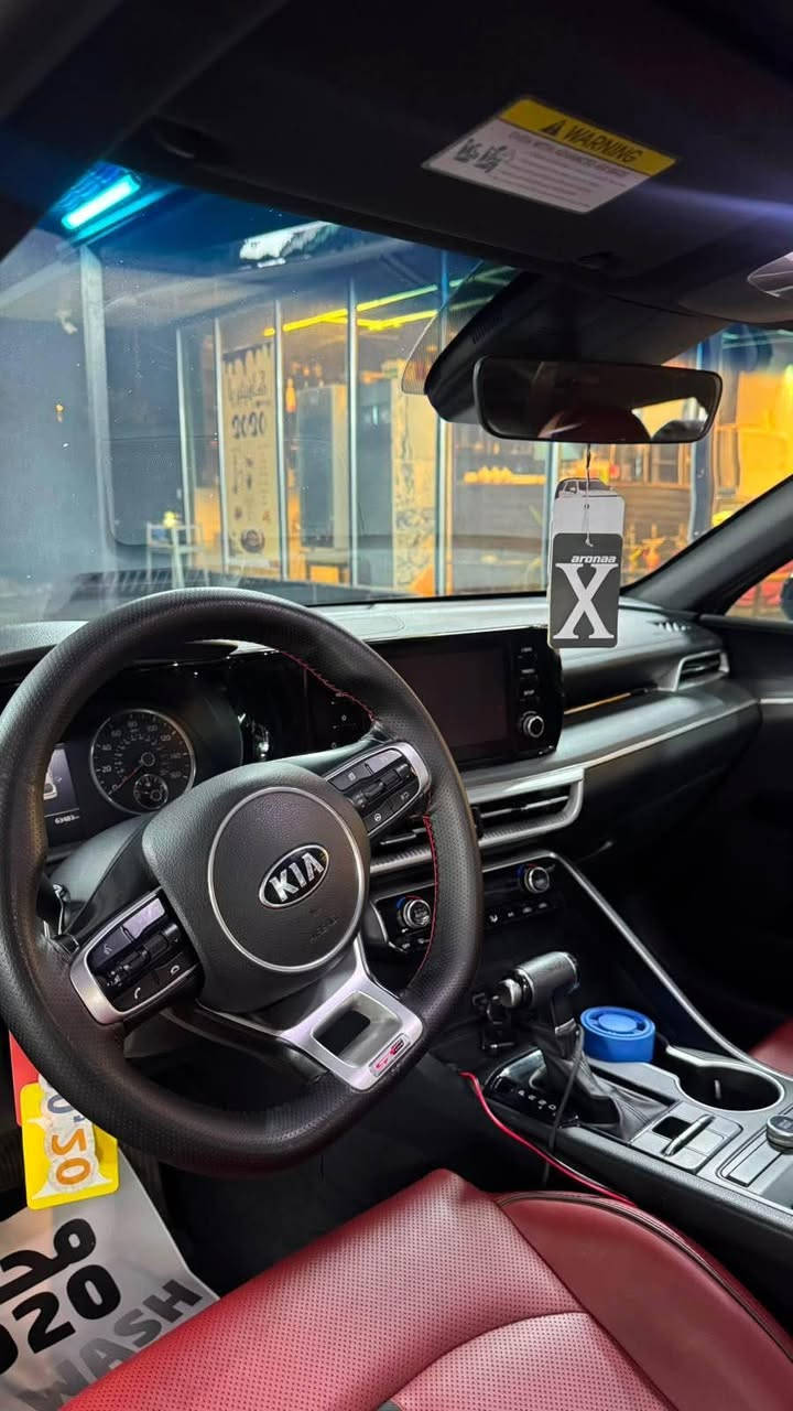 Kia K5 GT-Line
2021
لون سمنتي دواخل احمر
محرك 1.6 Turbo
ماشيه 50.000
رقم بغداد سيارة باسمي تحويل مباشر
حادثها مثل ما موضح بالصور خفيف وسطحي 
 جاملغ امامي أيمن وطرف الباب
السيارة بدون دواخل بدون ايرباك 
كير ومحرك مكفول
السعر 167 وبيها مجال 
الاتصال على الرقم : *********** ديوانية, القادسية
