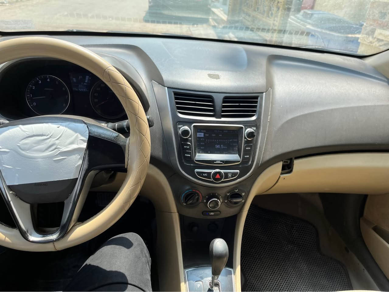 اكسنت ٢٠١٣ خليجي. رقم ذي قار مكانه بصره بسمنه 
سياره بيه بدايه خيط تبخير بدون تنقيص كير جديد تبريد شغاله حداديه صدر ٥٠٪؜ غرفته حلوه مكفوله من ضربه قويه وصبغ حزام وصبغ العام سعره ٦٢وبيه مجال 
***********اتصال 
*********** واتساب البصرة, العراق
