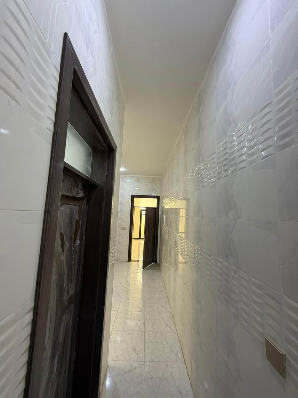 🔥 بيت للإيجار بسعر مميز جداً 🔥

🏠 حي الشهداء – التوزيع الجديد
📍 قريب من الشارع العام
📍 مقابل محطة جوهرة الفلوجة النموذجية

✨ البيت شخط واحد مابي ومرتب وجاهز للسكن.

🔹 كراج
🔹 استقبال
🔹 صالة
🔹 غرفة نوم
🔹 مطبخ
🔹 حمام داخلي
🔹 حمام خارجي
🔹 مناور عدد 2
🔹 كيزر

💰 سعر الإيجار: 250 ألف فقط بالشهر 🔥

📞 *********** اتصال
📱 *********** كورك / واتساب
