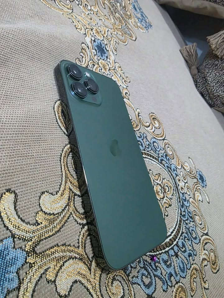 آيفون ١٣ برو ماكس • ٢٥٦ • بطارية ٧٩