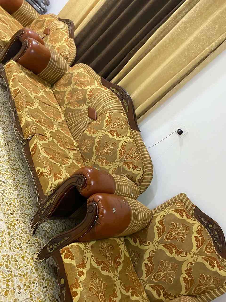تخم قنبات للبيع 
سبع امتار 
العنوان موصل حمدانيه 
السعر 100 وبي مجال
للاستفسار ***********

