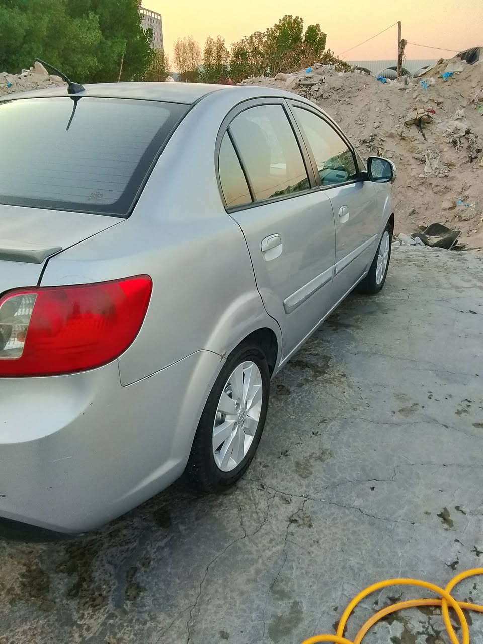 سلام عليكم كيه ريو موديل ٢٠١٢بدون صبغ رقم بغداد بسمي تحويل مباشر مكينه كير مكفولة بيه بارد شويه موضح بالصورة بيه شويه جراد مكاني بغداد شارع حيفا ***********السعر ٧٨بيه مجال
