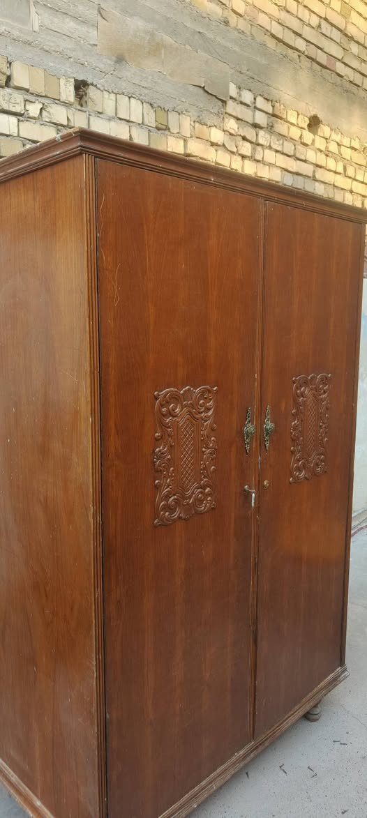 سلام عليكم كونتر قطعه وحده تفصال متر ونص جديد ستعمال قليل سعره 85  وكنتور بابين صاج القديم قوي كلش سعره 65 مكاني الشعب رقم *********** واتساب
