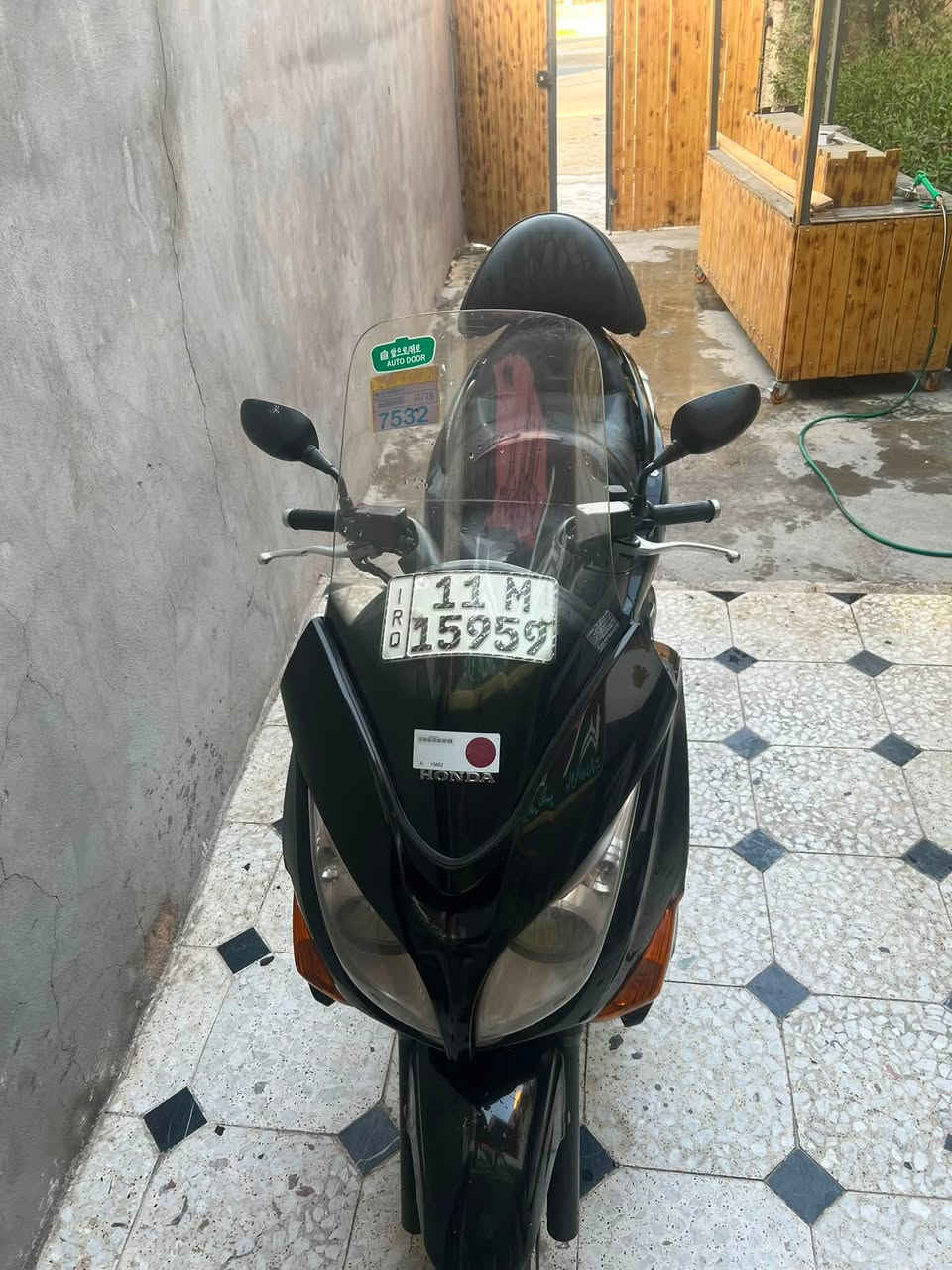 سلفر جيتي  400مكفوله نضافته كبالك ماشيه39 رقم نكليزي بغداد بسمي جنطه مثلثه سعره 35 وبيه مجال بسيط
مدينه الصدر ***********
