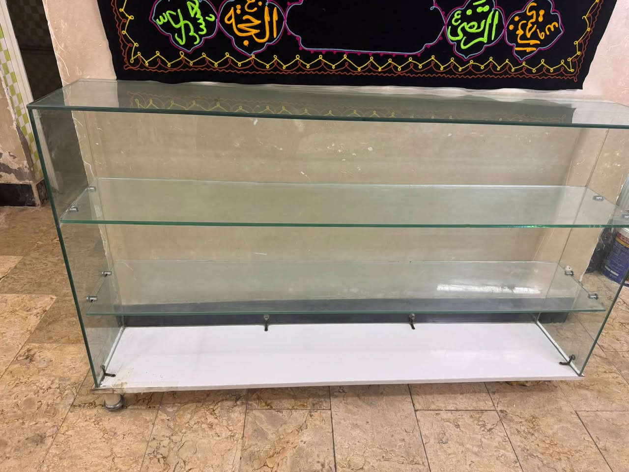 فاترينة جام • طول ١٧٠ • عرض ٣٢