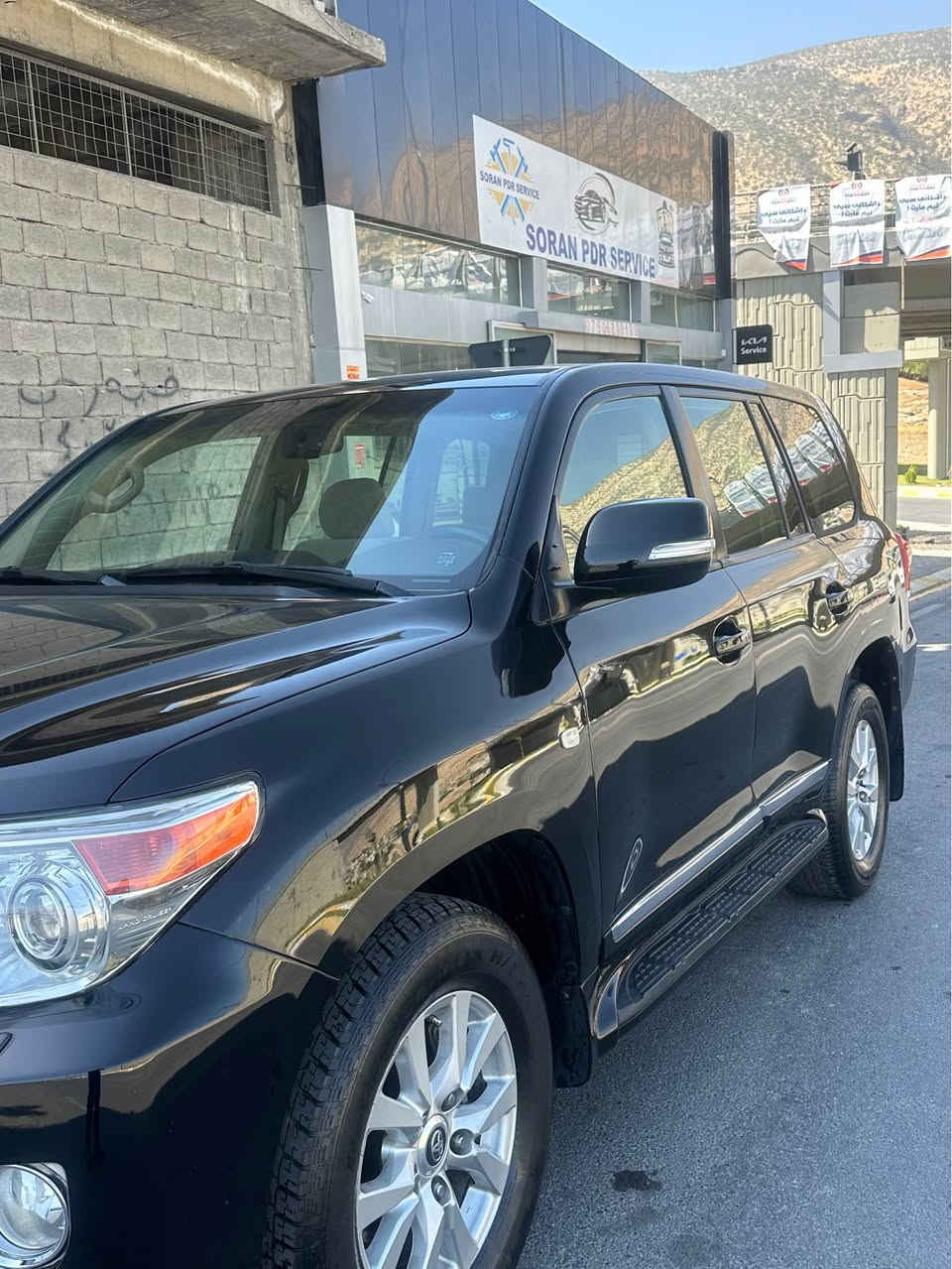 Land Cruiser 2008 GXR v8 
چوار پارچه بوياغ بى داخلى 
گير و مكينه به شه رت 
رقم و سنوى نوييه به ناوى خومه 
        Tell. *********** أربيل, العراق
