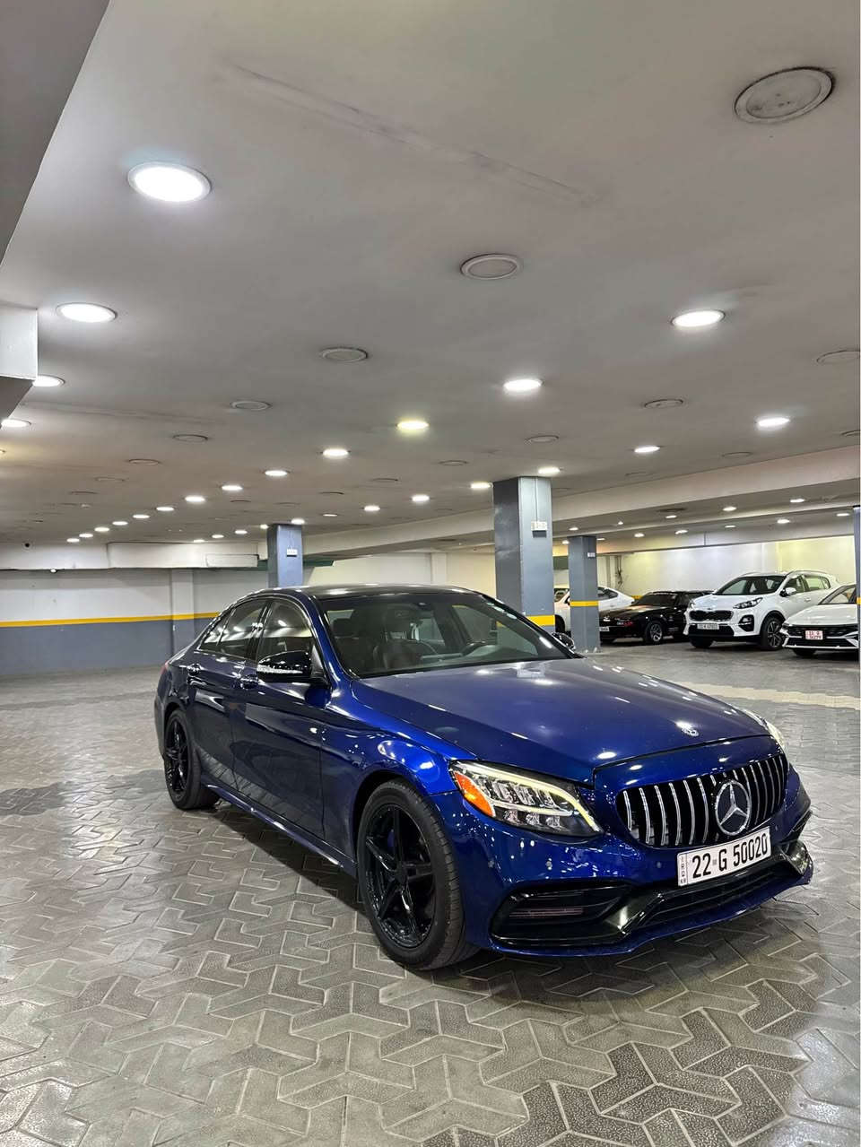 للبيع مرسيدس c300 2020  كت AMG  لون ازرق  بحري مميز     سيارة جديدة بمعنى الكلمة   ماشية 60 Km فقط  رقم اربيل تحويل مباشر باسم المشتري  كير محرك مكفول  وتبريد وكهربائيات وحدادية ايضا   حادثها بسيط  مال امريكا     وبالعراق نطخت من ورة  بالجنطة  ونصبغ بيها  اربع قطع  فقط  بدون داخل بدون ايرباك    سعرها  192   ورقة  مكانها  زيونة  وهذا رقمي *********** سجاد الخفاجي بغداد, العراق

