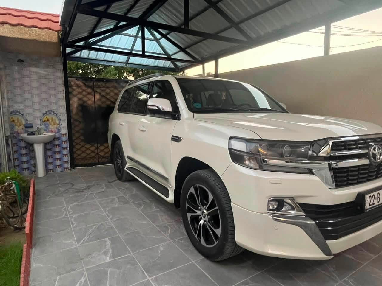 لاند كروزر GXR 2021
Grand   Touring
مواصفات بحريني
6 سلندر 
محرك 4000 
عداد مسافه 75000
كشنات جلد لون قرميد
مرايه كهرباء 
صندوق كهرباء 
مكفولة 
ماوس عدد 2       
كاميرات محيطية
شاشات عدد 3
فتحه سقف 
دشبول ليزري 
حساسات 
تشغيل عن بعد 
دخول ذكي أربع أبواب
تبريد ثلاث قطع
اللون أبيض صدفي
كشن كهرباء 
للاستفسار ‭***********‬
