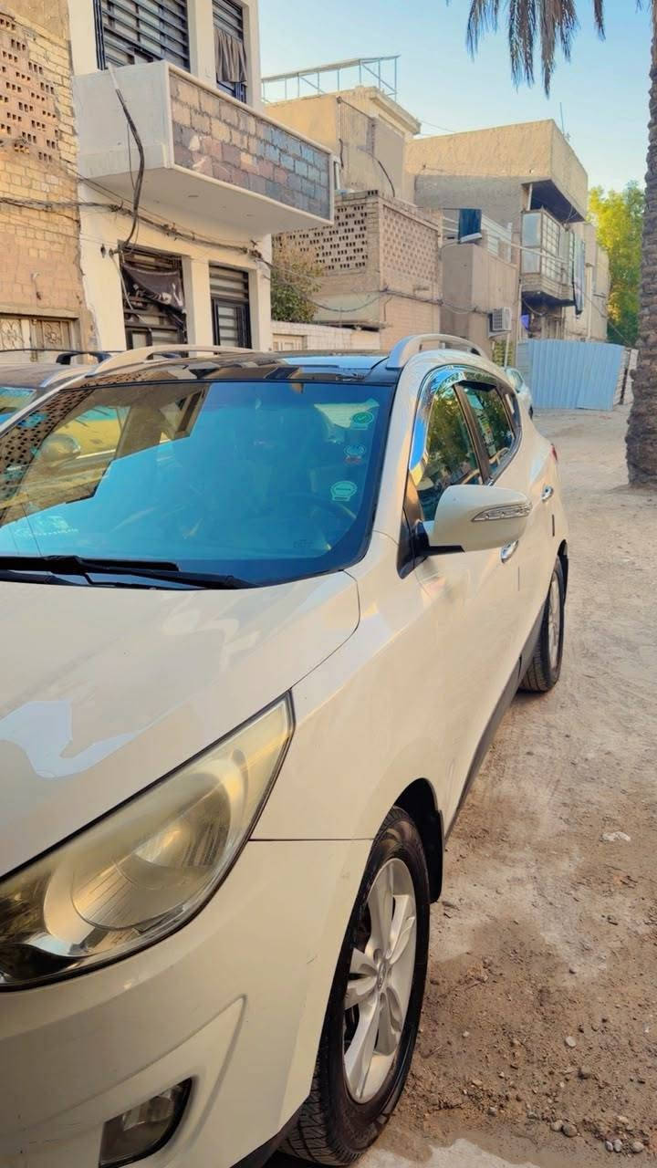 السلام عليكم توسان للبيع خليجي 2013 السعر 140 ورقه وبيها مجال سياره السياره على وضعها والصور مالتها موجوده كل شيء موضح بالصوره ما بيها اي شيء نقص تخنت طيارات جديد كشنات صدر جديد شاشه سياره رقمها بغداد ***********
