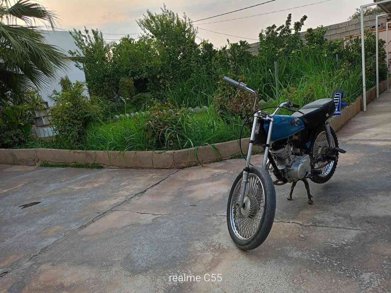 السلام عليكم
اربعه كير موديل17للبيع 
محرك معمر
دبلات شغاله
نشاط فول 
سعر 225بي مجال
مو شراي لاتبزعني ولاتراسلني 
مستعجل عل بيع
الاستفسار الاتصال ***********
