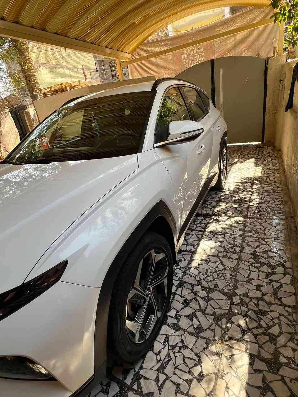 سلام عليكم 
توسان 2022
وارد خليجي 
المواصفات
بصمه
كشنات جلد 
تشغيل عن بعد
كشنات كهرباء
رادارات
 رقم بغداد
السياره فول ماعدا الفتحه
بيها ضربه مرفقه صورة الضربه 
غيرمتواجد عالفيس
بغداد المدينه 
رقم الهاتف***********
