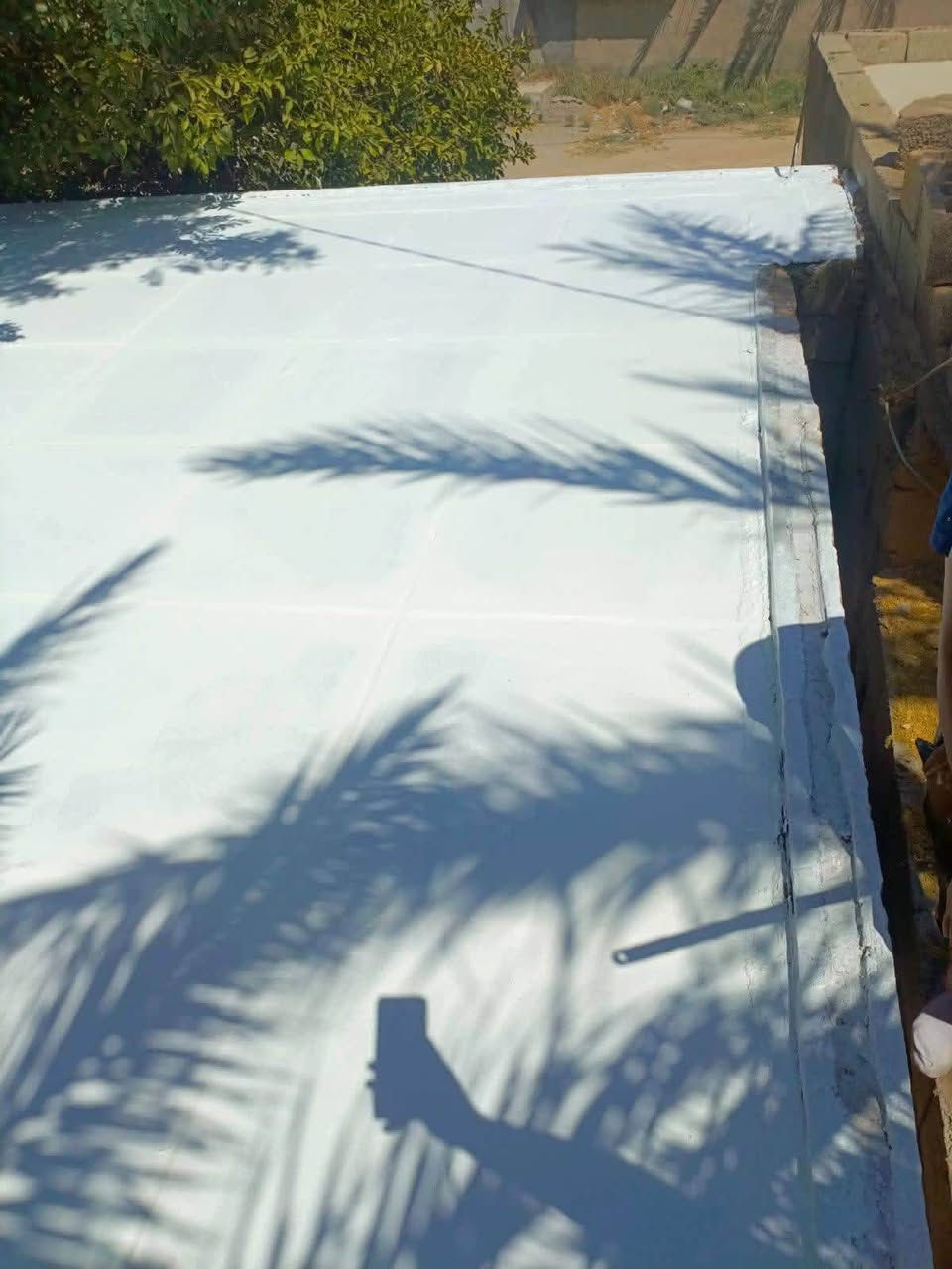 💧🏠 عزل مائي احترافي… حماية تدوم وراحة بال مضمونة 🏠💧
🔰 نحن مستعدون لتنفيذ أعمال العزل المائي باحترافية ودقة عالية، مع ضمان على جودة العمل.

نعتمد في تنفيذ العزل على مراحل مدروسة ودقيقة لضمان أفضل نتيجة وتقليل احتمالية تسرب المياه:

🔹 المرحلة الأولى: غسل السطح وتنظيفه بشكل كامل.

🔹 المرحلة الثانية: إزالة الزفت إن وُجد.

🔹 المرحلة الثالثة: جلي السطح وإزالة الأوساخ وتنظيف جميع التشققات.

🔹 المرحلة الرابعة: غسل السطح غسلاً نهائياً وتجهيزه للعزل.

🔹 المرحلة الخامسة: معالجة التشققات ومعالجة نقاط الضعف.

🔹 المرحلة الأخيرة: تطبيق المادة اللاصقة العازلة بطريقة احترافية لضمان عزل السطح وحمايته من تسرب المياه.

✅ تنفيذ احترافي

✅ مواد عازلة عالية الجودة

✅ اهتمام بأدق التفاصيل

✅ معالجة التشققات قبل العزل

✅ ضمان على العمل

📞 للاستفسار والحجز:

عبدالله الشعلان

📱 ***********

💧 لا تنتظر تسرب المياه… احمِ سطحك بالعزل الصحيح من البداية.

