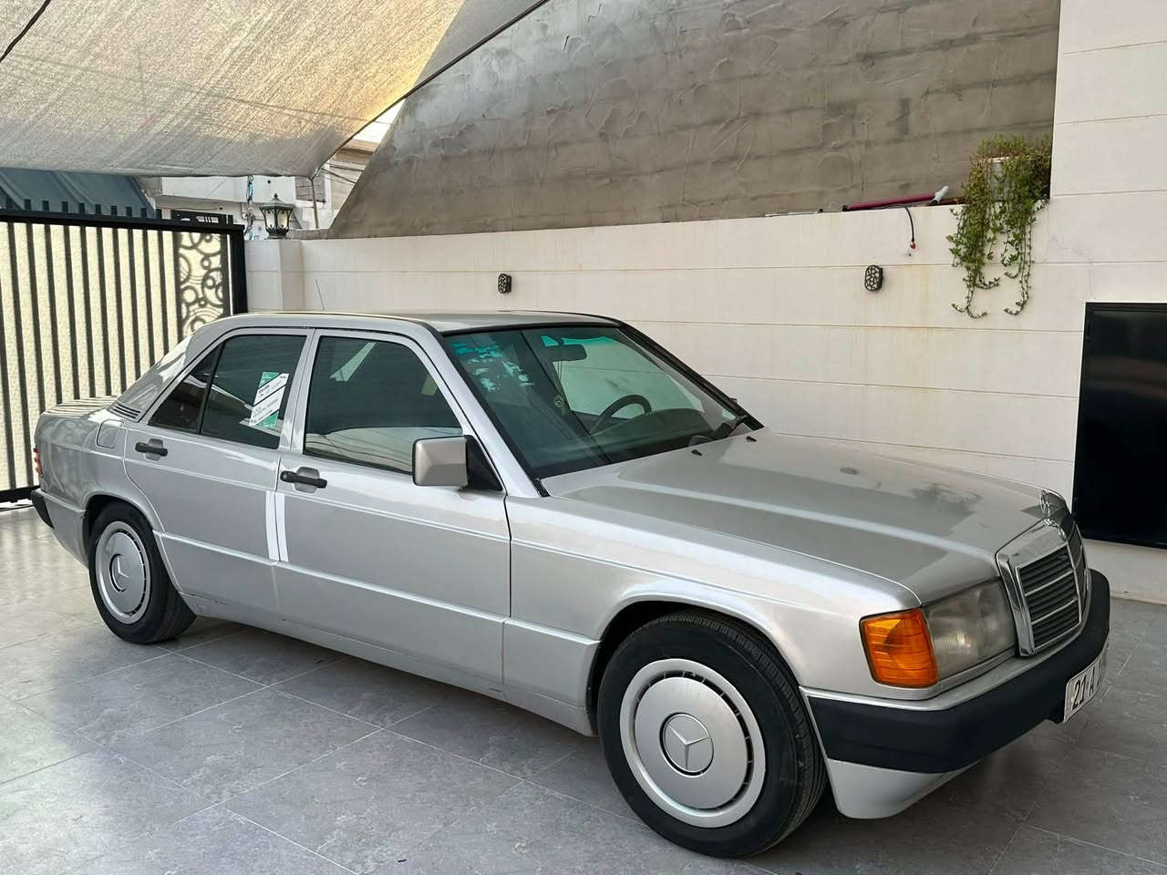 للبيع مارسيدس 190طيارين موديل 93كيرومحرك ونجي تبريد رقم سليماني دولي بسمي شرط تحويل و كاله صبغ عام للجمالي سعر50 شويه بي مجال***********/***********مكان سياره كركوك
