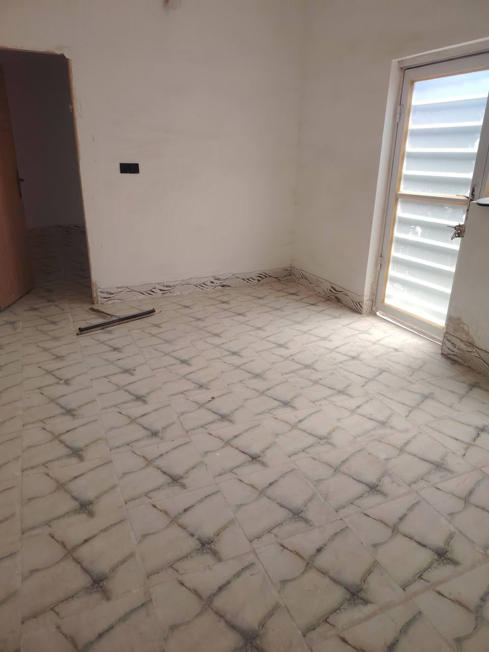 يوجد لدينا
شقق عدد 2 الإيجار تصلح سكن طلاب او عائلة

غرفتين كلدور مطبخ صحيات

حله نادر الثالثة حي الصناعي

للاستفسار الاتصال على الرقم ***********
مراجعة مكتب ابو رقية للعقارات
