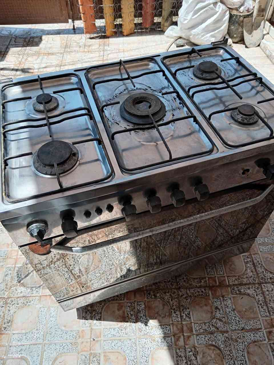 تباخ البيع نظيف شغال تمام فرن شقال فوك وجوه السعر ١٠٠ الف وبيه مجال عنوان بعقوبه الرحمه شارع الصحفيه ***********
