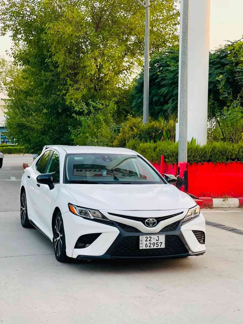 تۆیۆتا کامری 2020  مواسەفات se ئەمریکی 
نمونەیە لە جوانی و تازەیەی لۆک ماوەتەوە 
بۆنید و چاملخی بۆیاغە بێ ناوگرتن 
رەسمی دەعم و رەقەم شانسی دانراوە
کامێرا ، رادار ، حاسە ، 
شاشە گەورە ، سوکان ڤۆلیۆم 
سێ گێر گێر لە سوکان 
کوشن جلد ، کوشن کارەبا 
گێر و مەکینەی بەشەرت نەکراوەتەوە 
تەقە و رەقەی بەشەرت چرکەی تێدا نییە 
٧٤ مایل رۆیشتووە  
رەقەم شانسی   4T1G11AK2LU330815

نرخی ١٧٥ گەلا و کەمێک مەجال 
ناونیشان رانیە 
***********
***********
