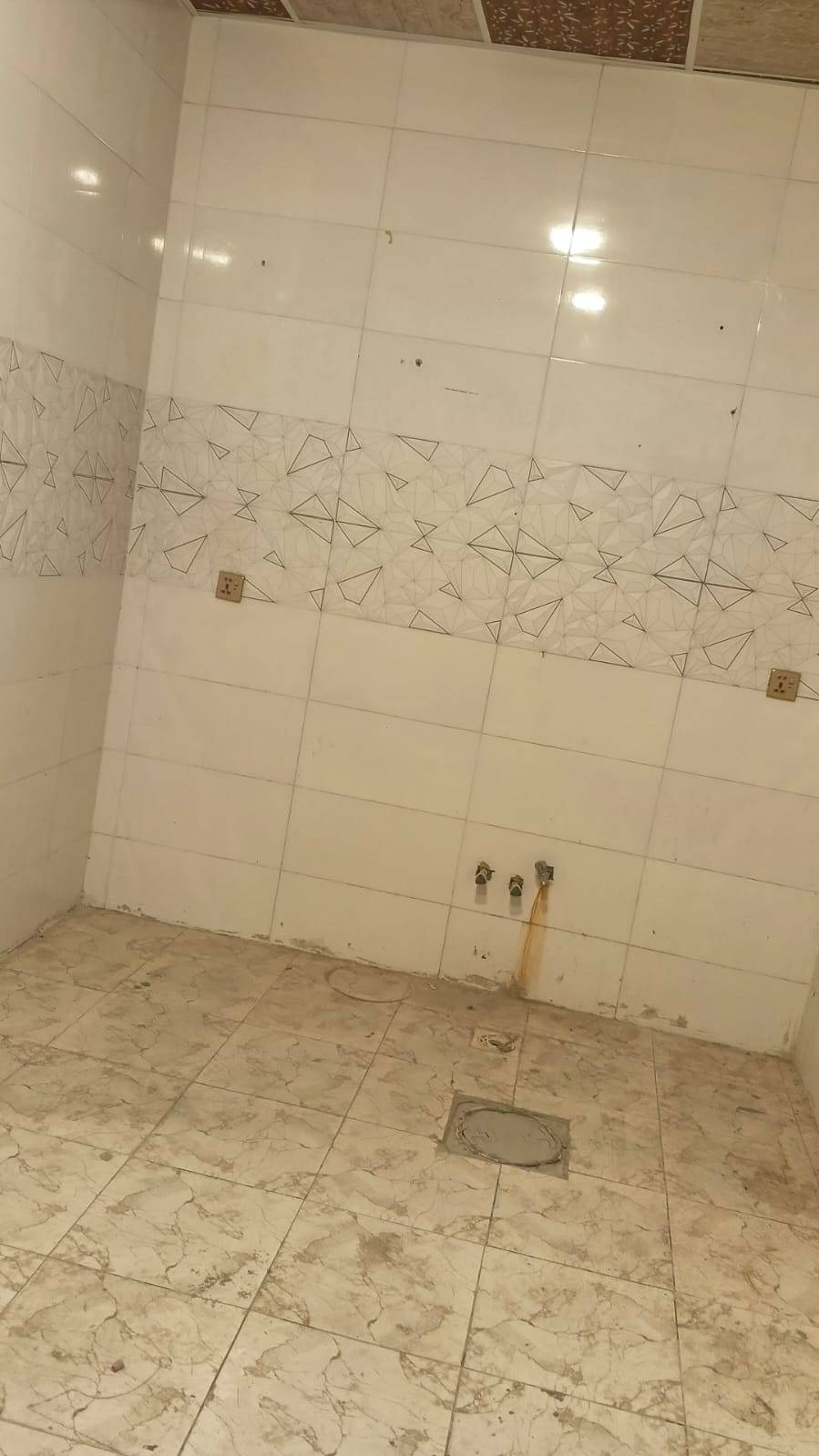 شارع مطار القديم • ٥٠م • نضيف