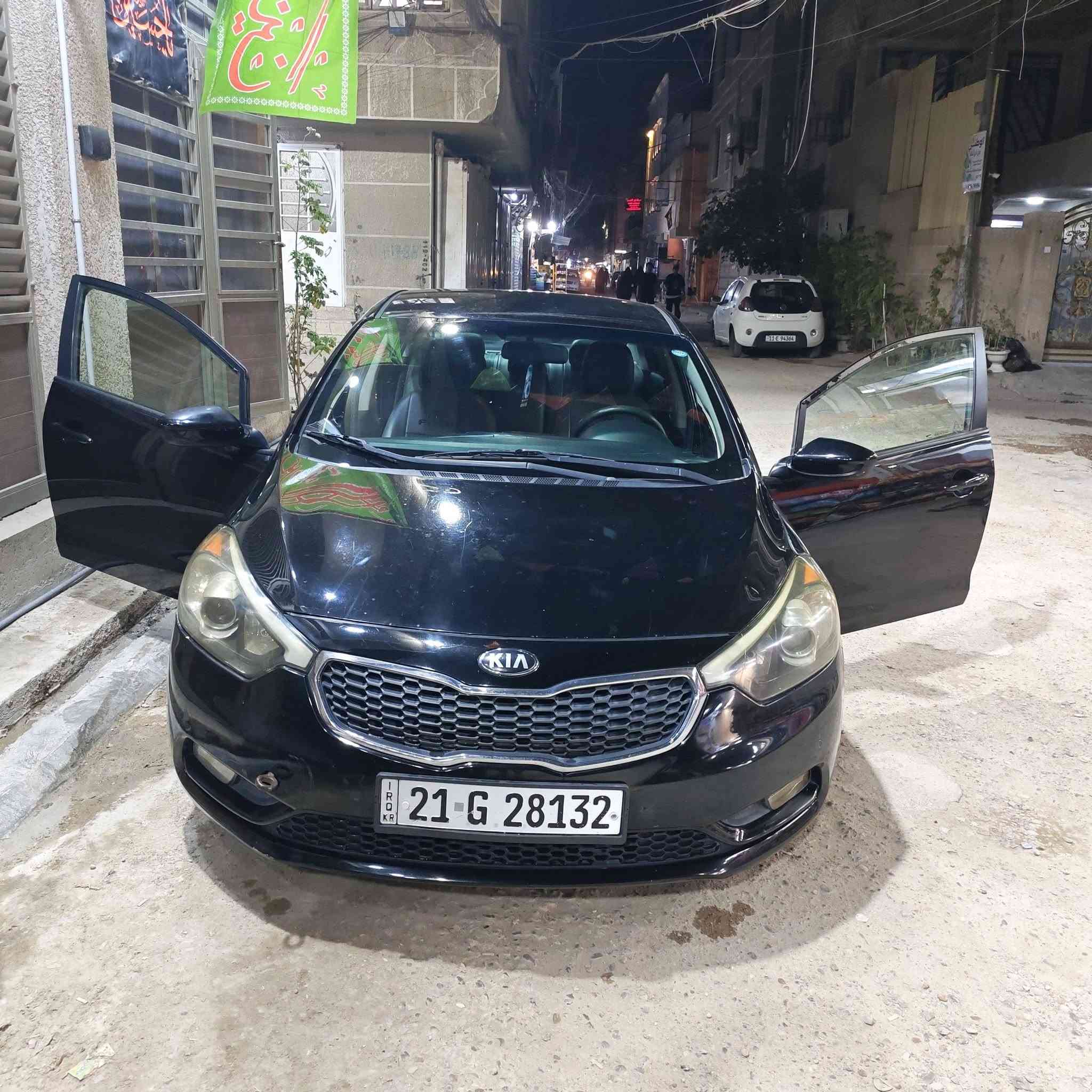 السلام عليكم كيا فورتي موديل ٢٠١٦ محرك ٢٠٠٠ (دوش) شاشة كامرة تحكم اربع جهات الضرار قطعة واحدة (جاملغ امامي) جهة السايق ايرباك دركة فقط السونار مع الصور المكان السيارة بغداد الحرية متواجد واتساب على الرقم
*********** السعر ١٠٥ وبي مجال
