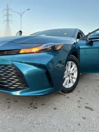 محرك  2500cc بانزين / هايبرد Le السيارة للبيع فقط 💯  الون المميز . الض...