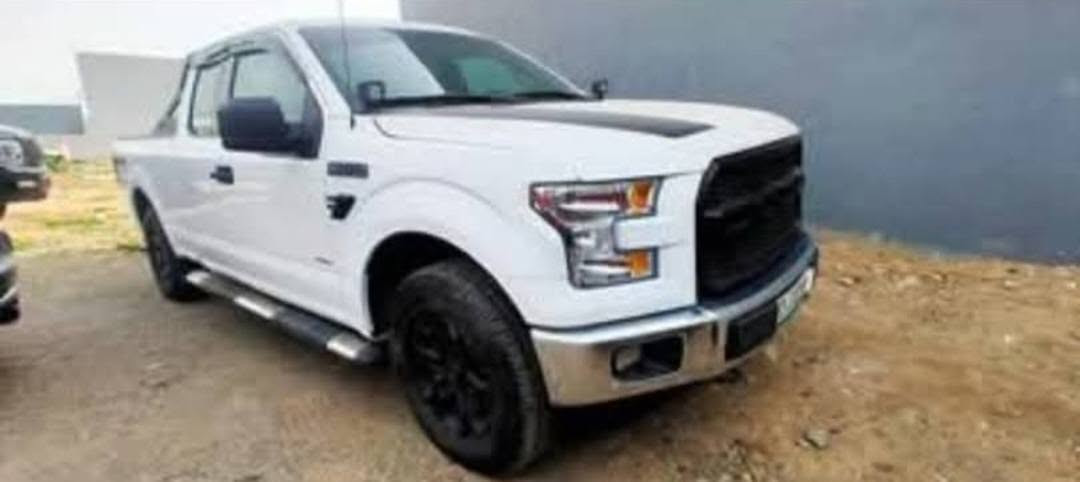 فرۆشتنی خێرا....
فورد F150 تاکوو نیوو سیارەکە زۆر جوان و نوێیە  نیوو دەرگای سیاق سبوغە  بستەک بۆنیتی سبوغە چاملغ بێ ژوورێ گێر لەسوکان مەکینە 2700 مرغوب شەش پستنی توربۆ دەبل اکسل  رەقەم و ژینگە نوێیە ڕەقەم هەولێرە بەناوی خۆمە گێر و مەگینە بەشەرت نەکرایتەوە 70 هەزار ڕۆیشتووە  وەک سفری شریکەیە نمونەیە لەجوانی سعری 148 .... ‌*********** أربيل, العراق
