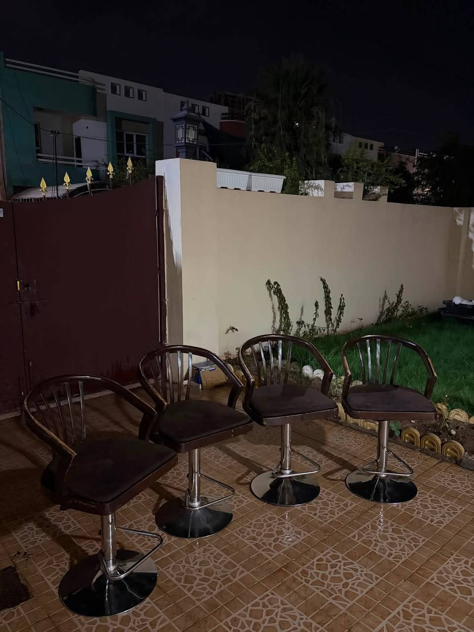 بيع سريع
كراسي ستولات الكرسي الواحد سعره 25 
***********
